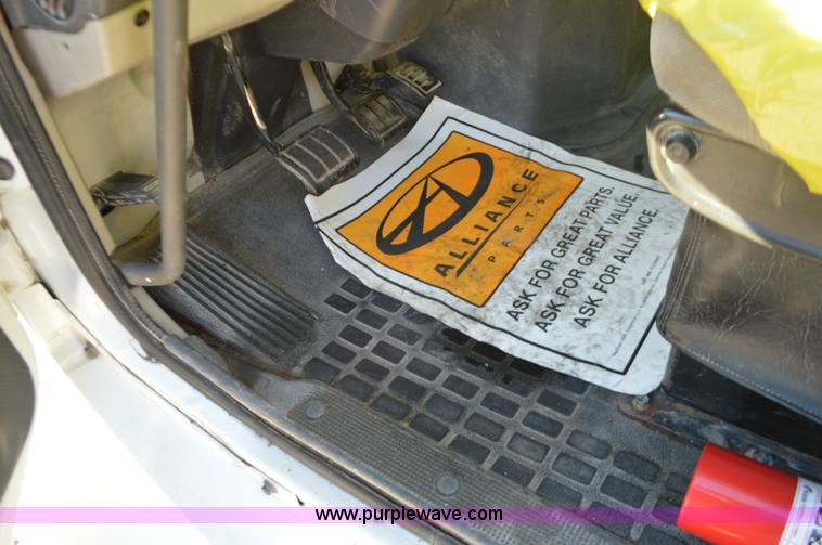 image for item K5372 2010 Volvo VNL semi truck