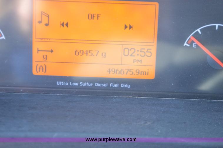 image for item K5372 2010 Volvo VNL semi truck