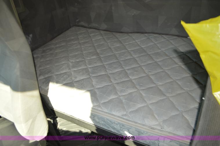 image for item K5372 2010 Volvo VNL semi truck