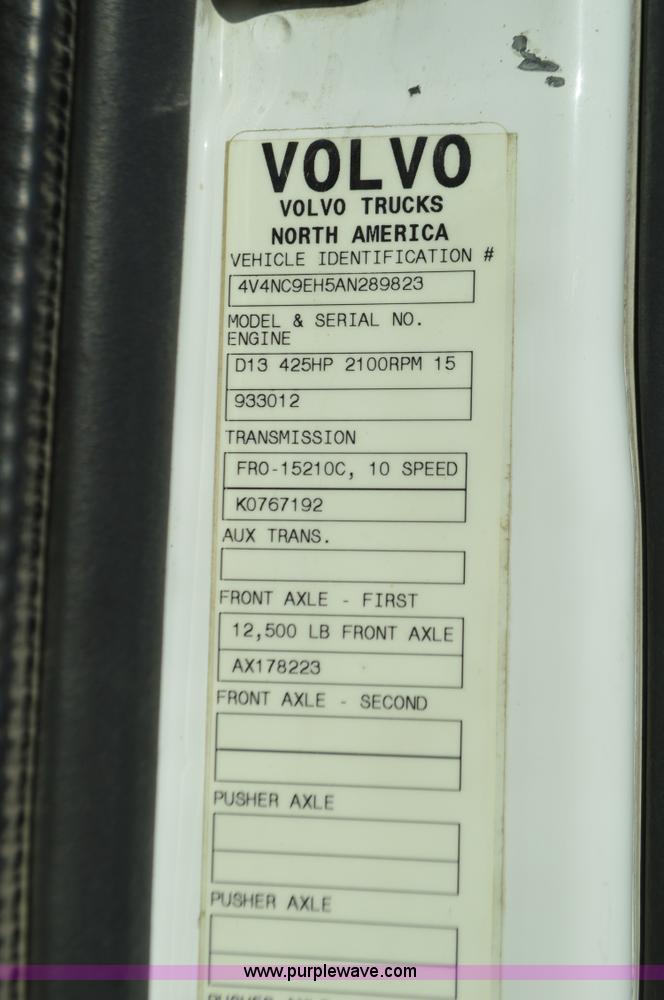 image for item K5372 2010 Volvo VNL semi truck