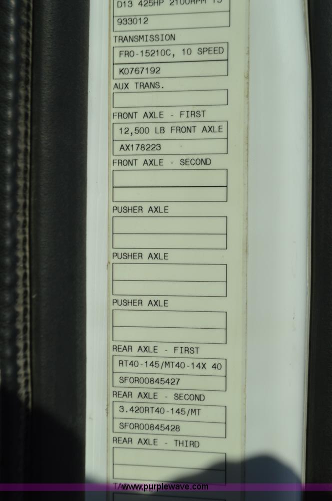 image for item K5372 2010 Volvo VNL semi truck