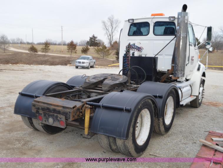 image for item K5394 1997 Ford AT9513 Aeromax 113 semi truck