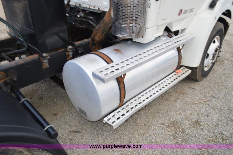 image for item K5394 1997 Ford AT9513 Aeromax 113 semi truck