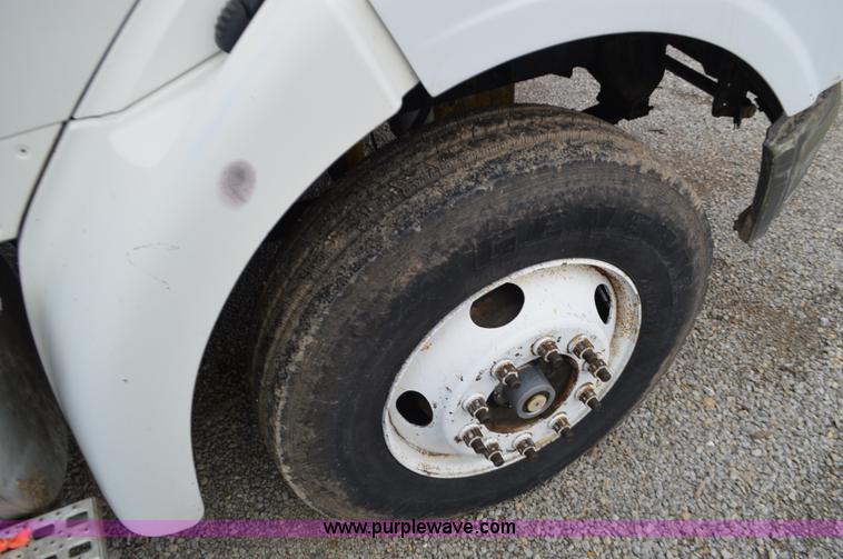 image for item K5394 1997 Ford AT9513 Aeromax 113 semi truck