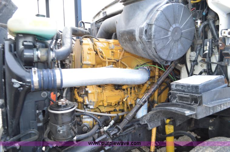 image for item K5394 1997 Ford AT9513 Aeromax 113 semi truck