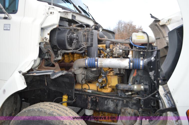 image for item K5394 1997 Ford AT9513 Aeromax 113 semi truck