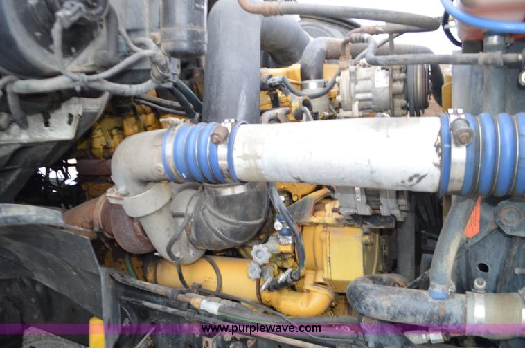 image for item K5394 1997 Ford AT9513 Aeromax 113 semi truck