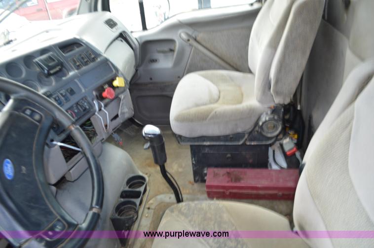 image for item K5394 1997 Ford AT9513 Aeromax 113 semi truck