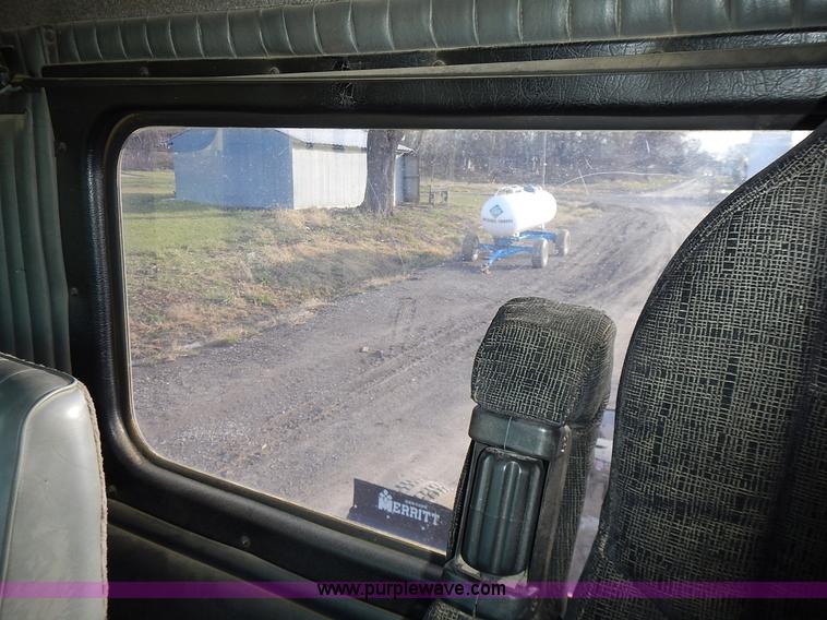 image for item L3604 1994 Kenworth T450B semi truck