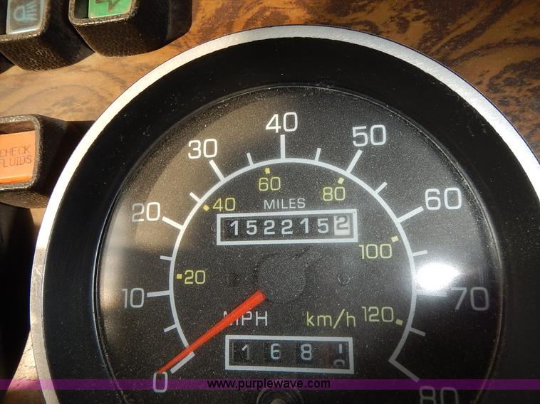 image for item L3604 1994 Kenworth T450B semi truck