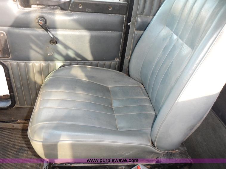 image for item L3604 1994 Kenworth T450B semi truck