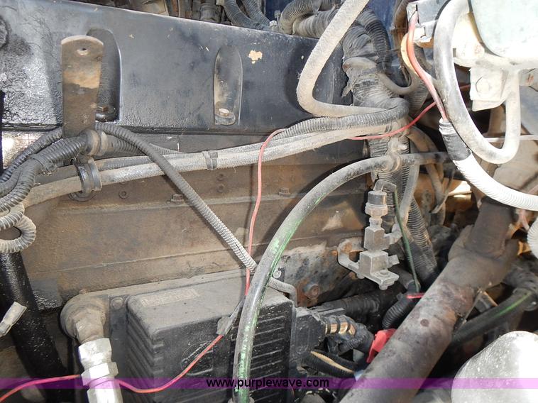 image for item L3604 1994 Kenworth T450B semi truck