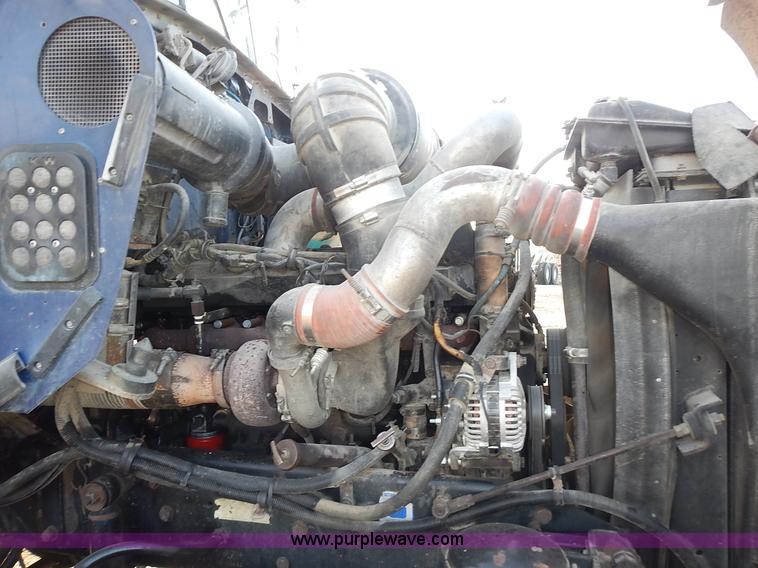 image for item L3604 1994 Kenworth T450B semi truck