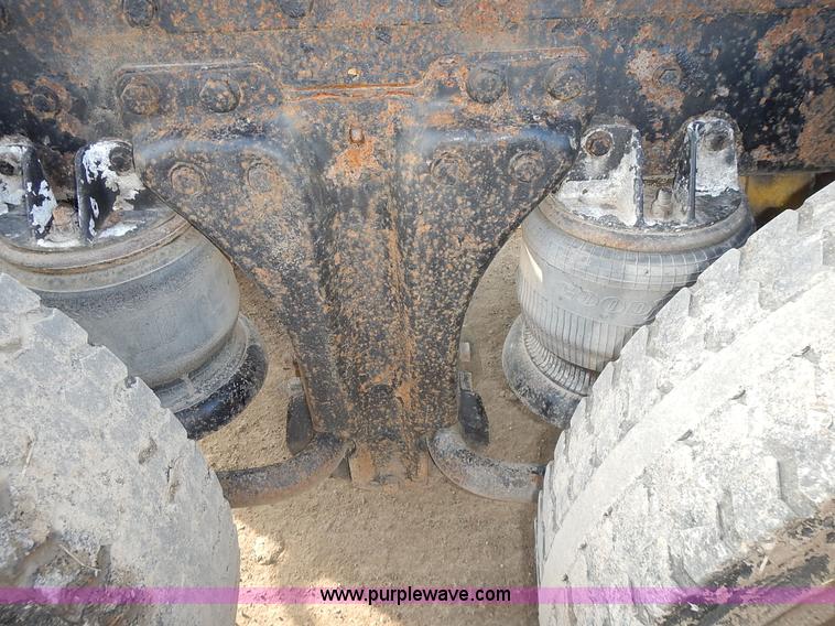 image for item L3604 1994 Kenworth T450B semi truck