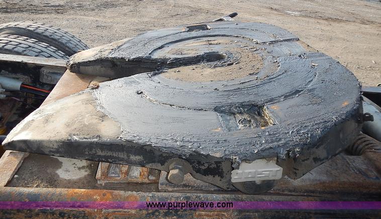 image for item L3604 1994 Kenworth T450B semi truck