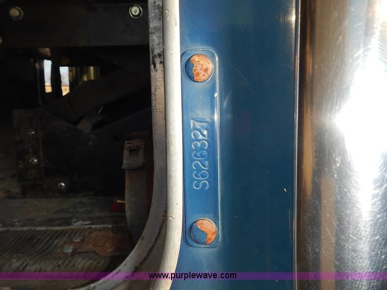 image for item L3604 1994 Kenworth T450B semi truck