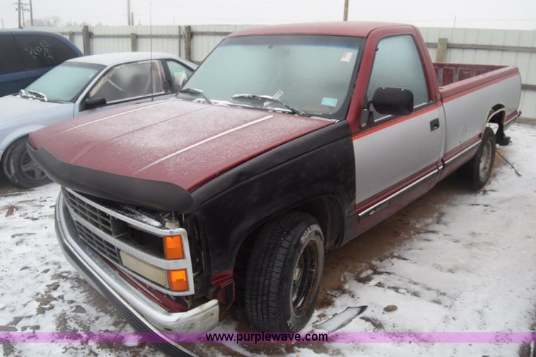 image for item BK9778 1990 Chevrolet Silverado 1500 pickup truck