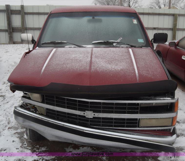 image for item BK9778 1990 Chevrolet Silverado 1500 pickup truck