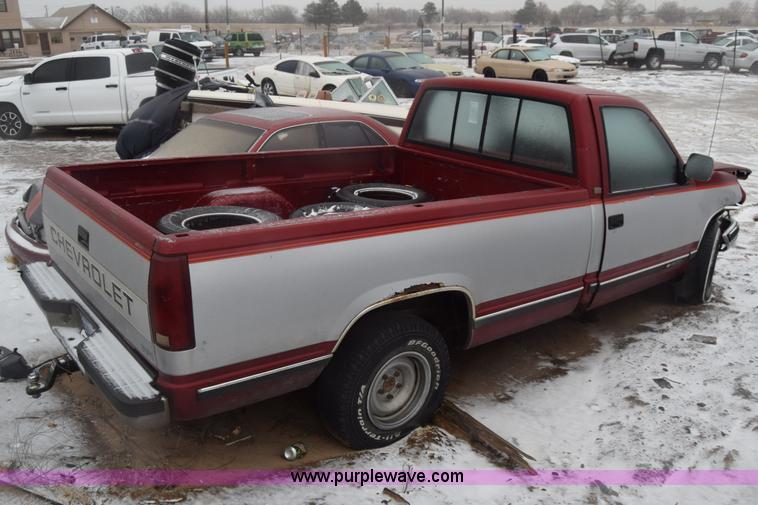 image for item BK9778 1990 Chevrolet Silverado 1500 pickup truck