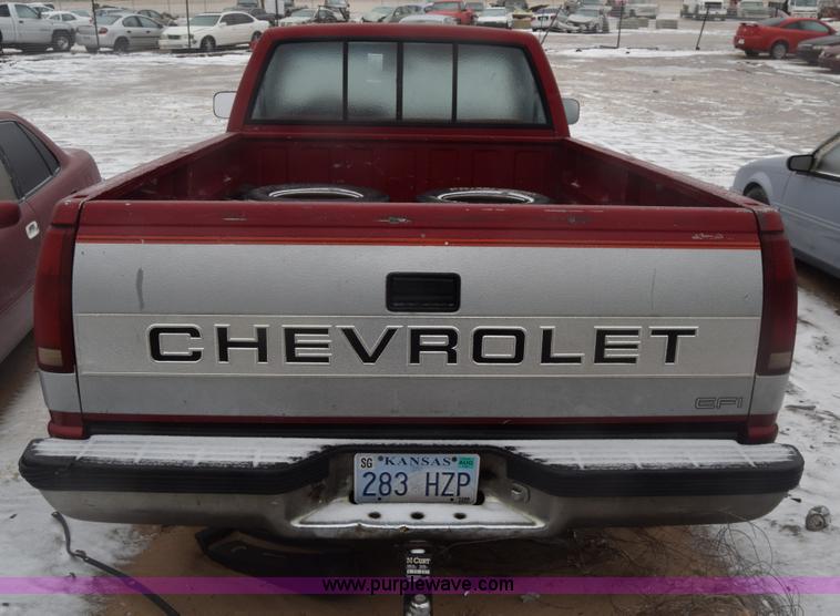 image for item BK9778 1990 Chevrolet Silverado 1500 pickup truck