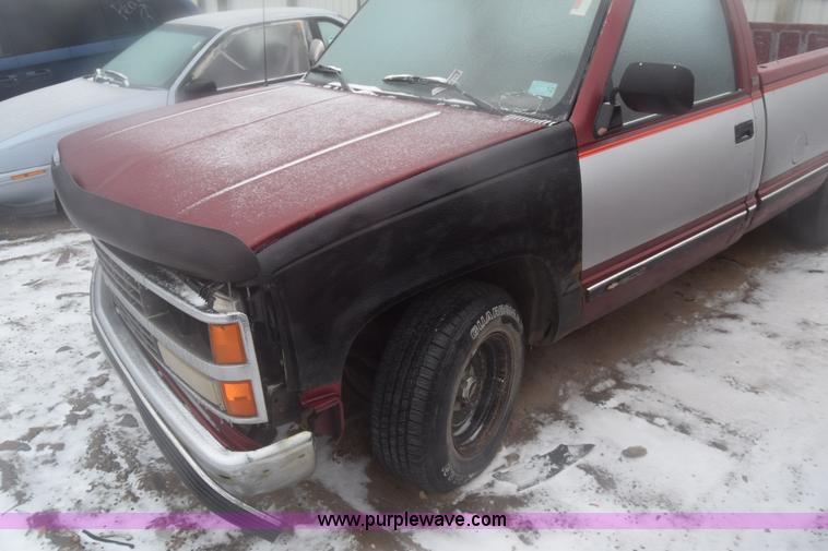 image for item BK9778 1990 Chevrolet Silverado 1500 pickup truck