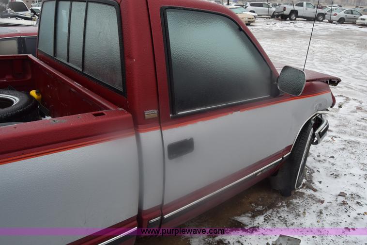 image for item BK9778 1990 Chevrolet Silverado 1500 pickup truck