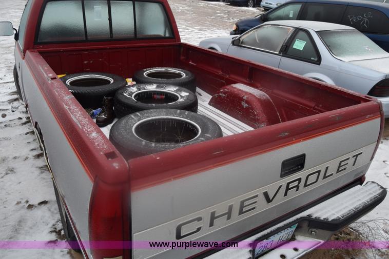 image for item BK9778 1990 Chevrolet Silverado 1500 pickup truck