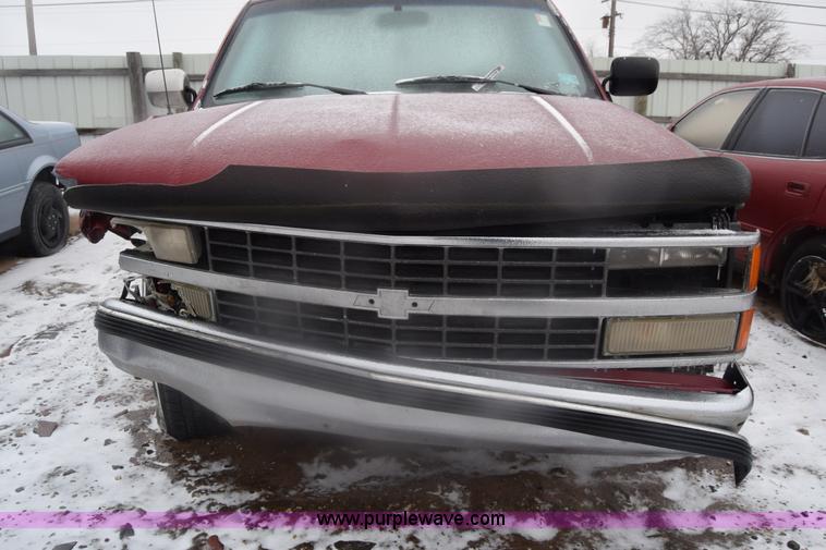 image for item BK9778 1990 Chevrolet Silverado 1500 pickup truck