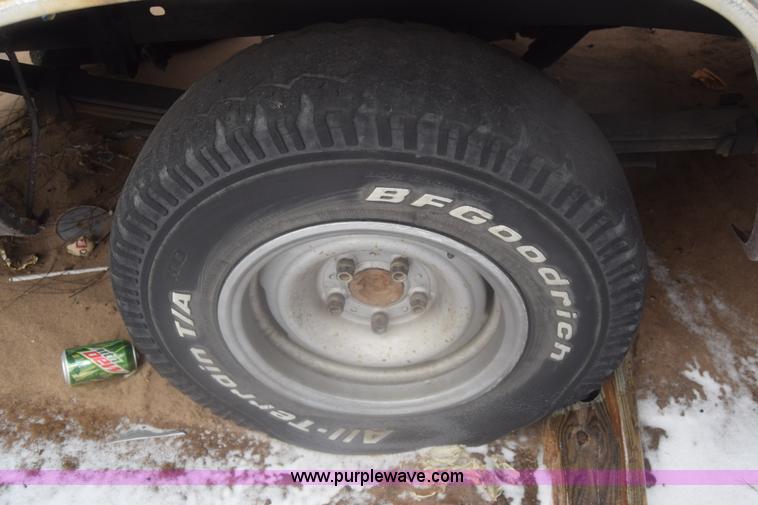 image for item BK9778 1990 Chevrolet Silverado 1500 pickup truck