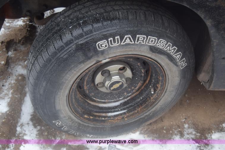 image for item BK9778 1990 Chevrolet Silverado 1500 pickup truck