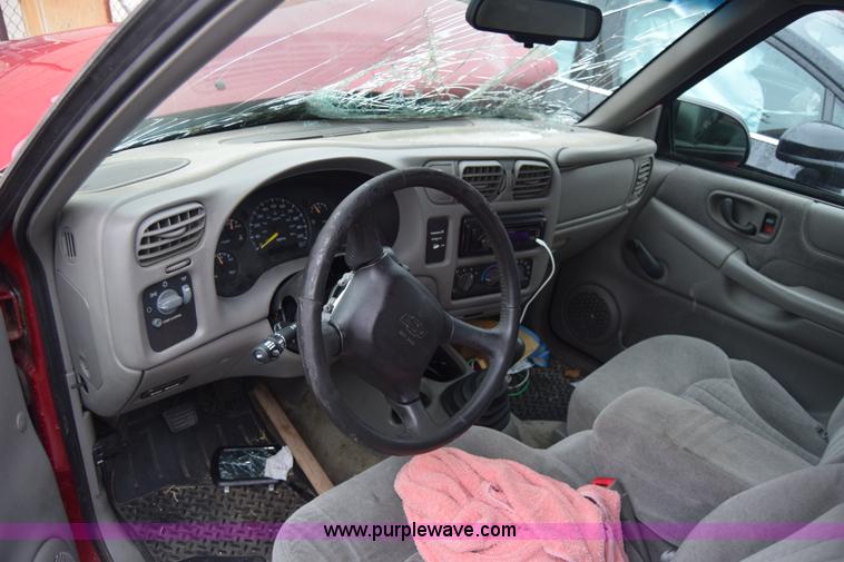 image for item BK9787 2001 Chevrolet S10 Ext. Cab pickup truck