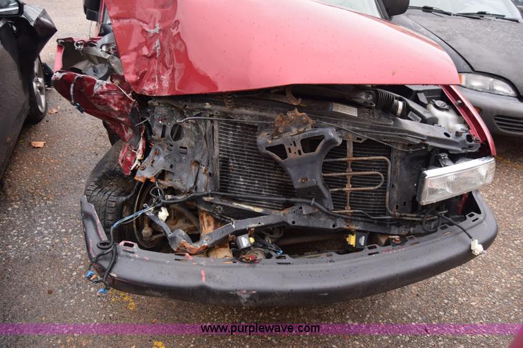 image for item BK9787 2001 Chevrolet S10 Ext. Cab pickup truck