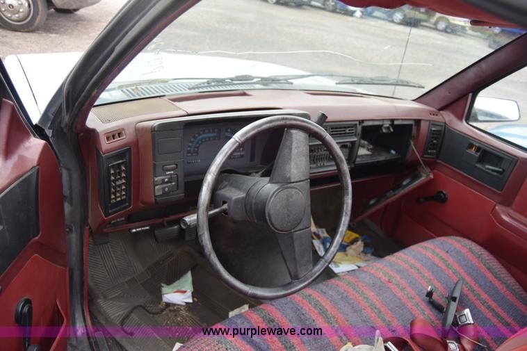 image for item BK9794 1987 Chevrolet S10 pickup truck