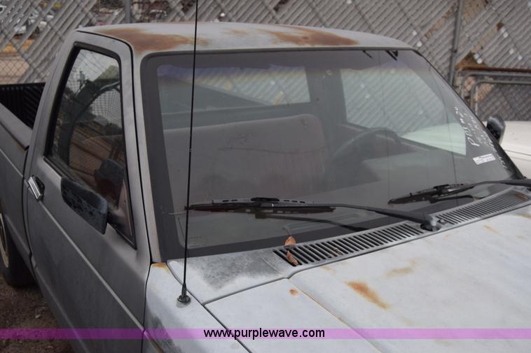 image for item BK9794 1987 Chevrolet S10 pickup truck