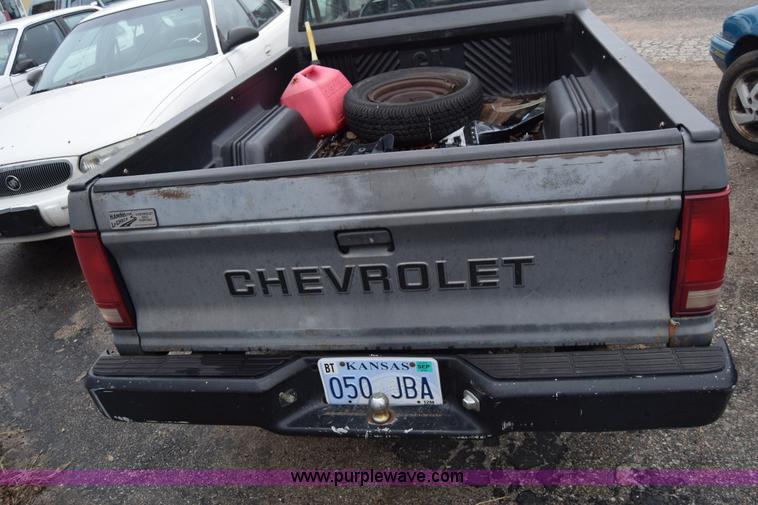 image for item BK9794 1987 Chevrolet S10 pickup truck