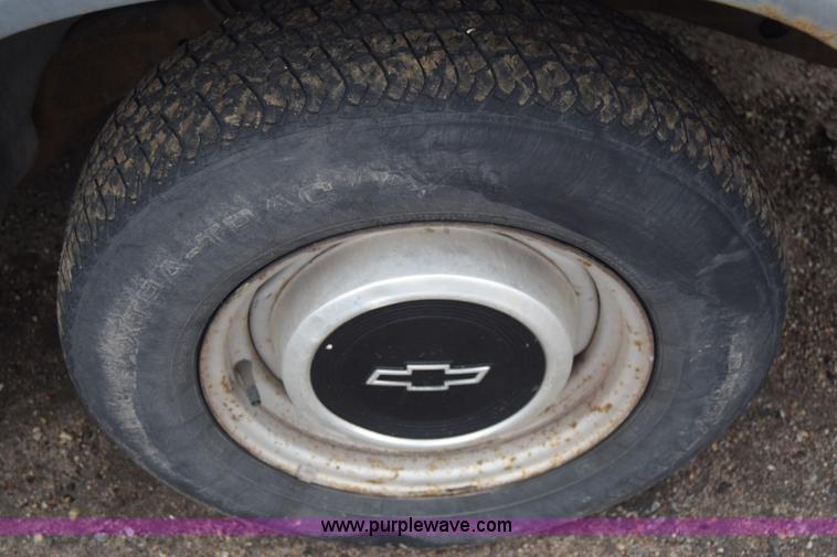 image for item BK9794 1987 Chevrolet S10 pickup truck