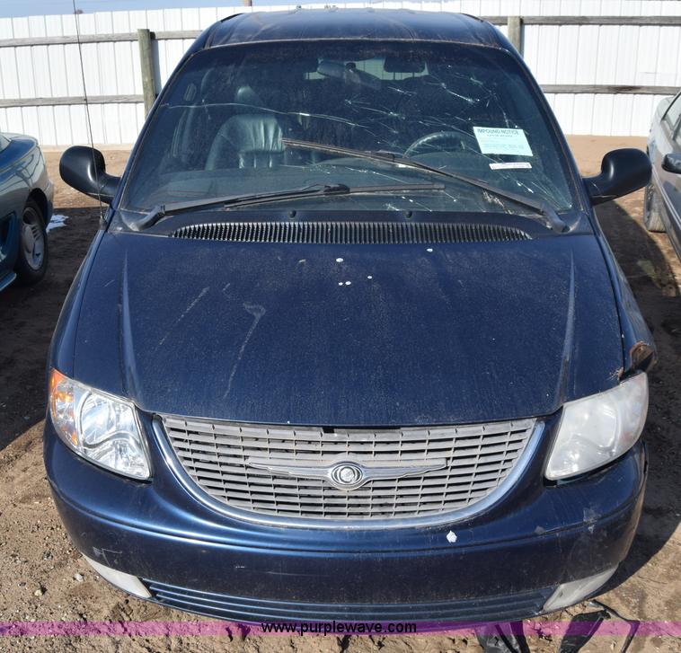 image for item BO9587 2002 Chrysler Town & Country LXi van