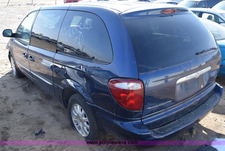 image for item BO9587 2002 Chrysler Town & Country LXi van