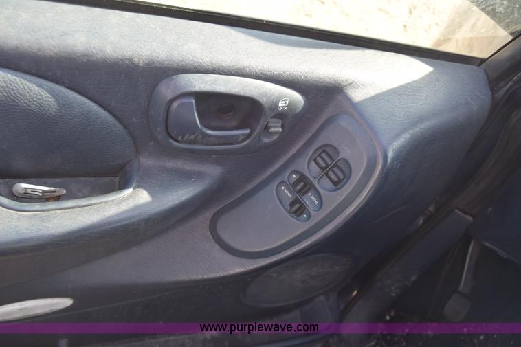 image for item BO9587 2002 Chrysler Town & Country LXi van