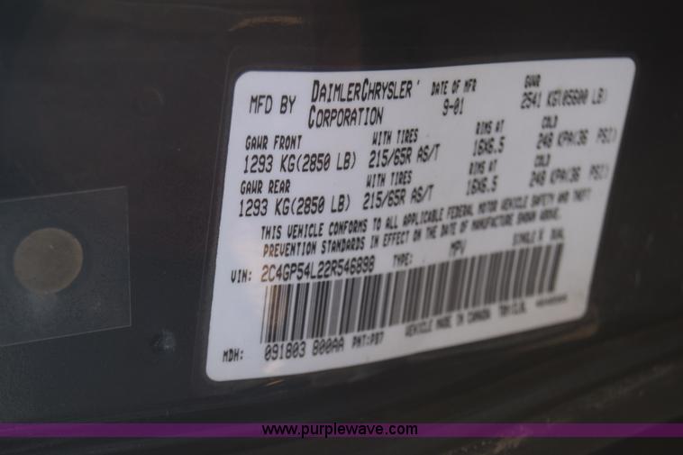 image for item BO9587 2002 Chrysler Town & Country LXi van