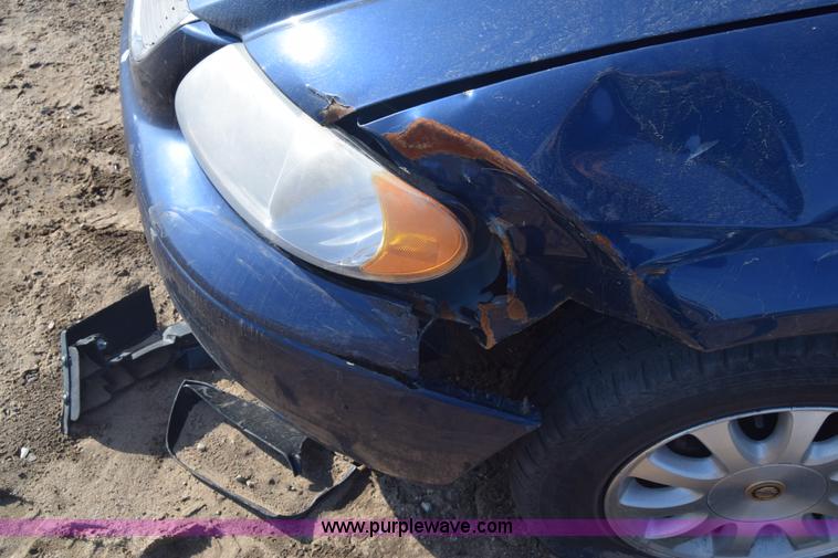 image for item BO9587 2002 Chrysler Town & Country LXi van