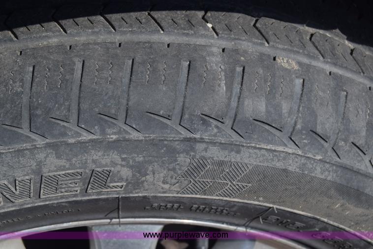 image for item BO9587 2002 Chrysler Town & Country LXi van