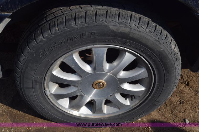 image for item BO9587 2002 Chrysler Town & Country LXi van