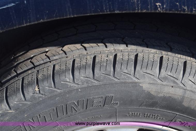 image for item BO9587 2002 Chrysler Town & Country LXi van