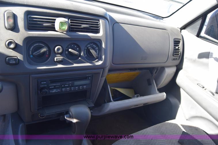 image for item BO9588 2000 Mitsubishi Montero Sport ES SUV