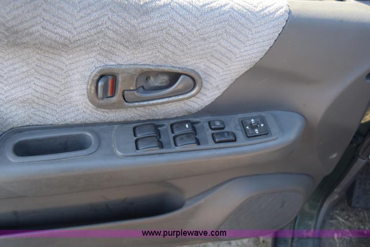 image for item BO9588 2000 Mitsubishi Montero Sport ES SUV