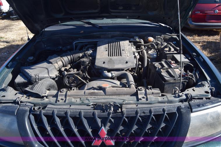 image for item BO9588 2000 Mitsubishi Montero Sport ES SUV