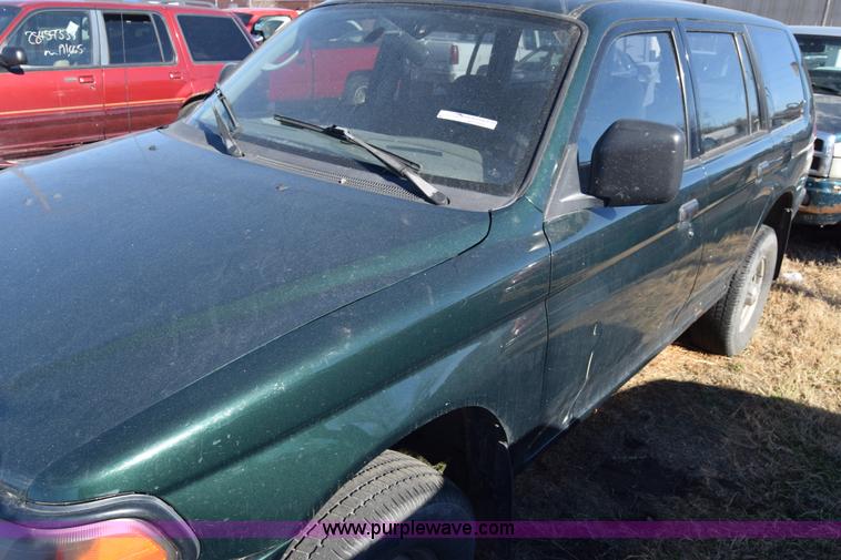 image for item BO9588 2000 Mitsubishi Montero Sport ES SUV