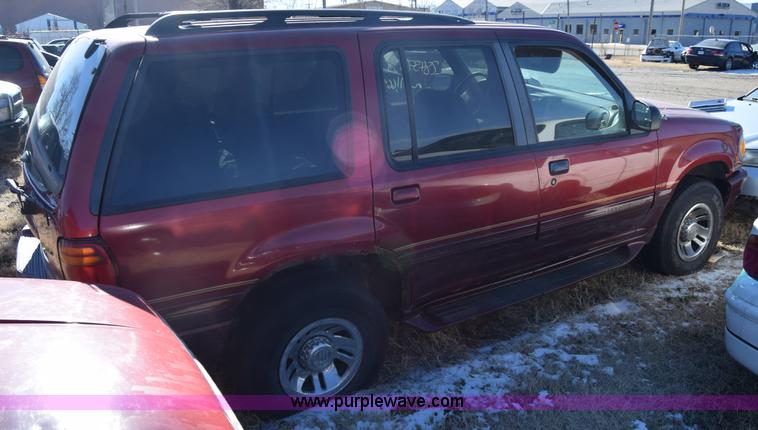 image for item BO9589 1998 Mercury Mountaineer SUV