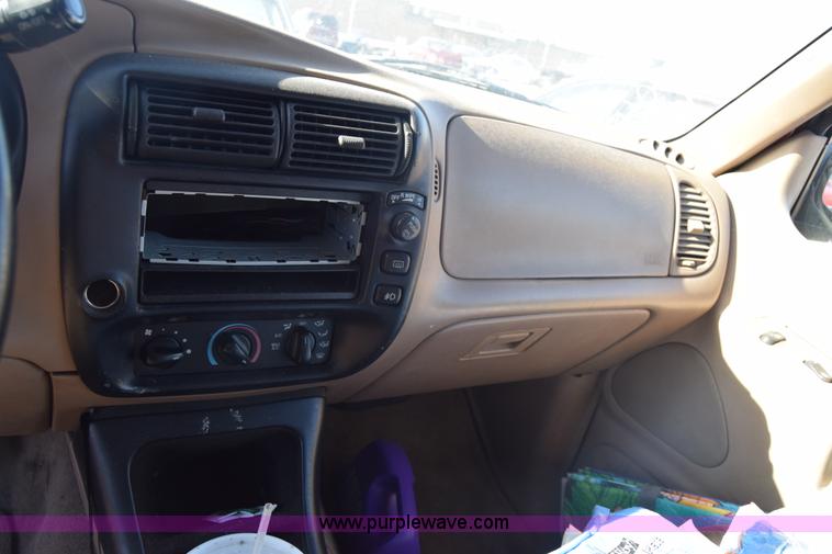 image for item BO9589 1998 Mercury Mountaineer SUV